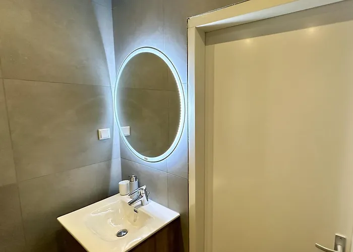 Park View Apartment *